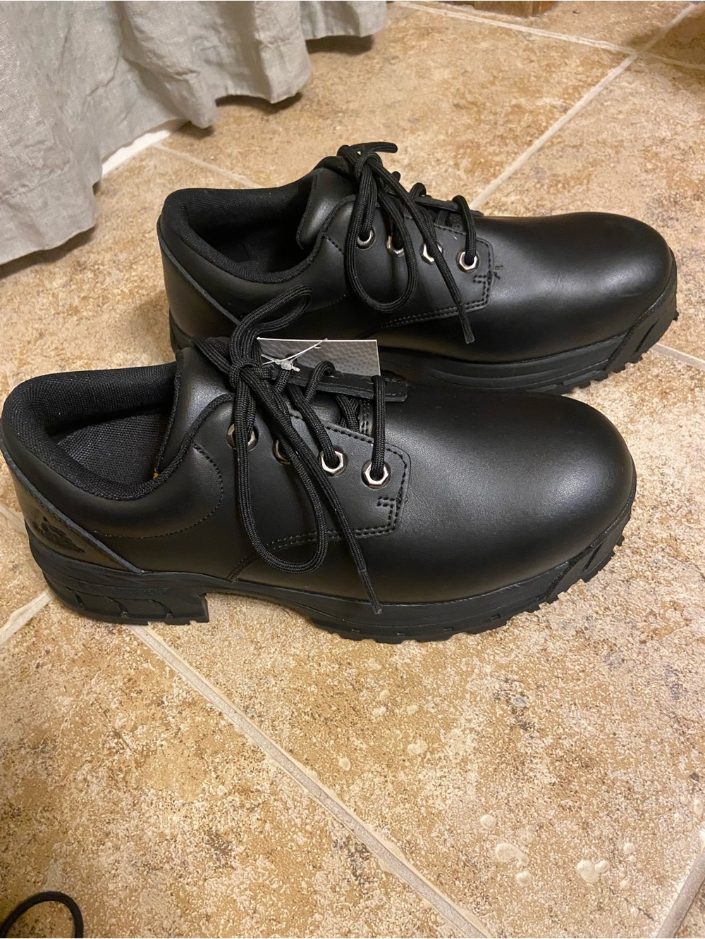 Shoes for Crews- BRAND NEW - Rae - Soft Toe - Women’s size 9